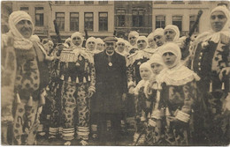 Binche  *  Carnaval De Binche -  Gilles En Petite Tenue - Binche