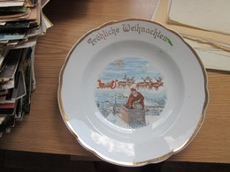 Old Porcelain Plate, Santa Claus Christmas Frohliche Weihnachten Diameter 24 Cm - Other & Unclassified