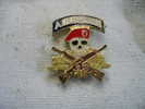 Pin's Tete De Mort, AIRBORNE. - Militaria