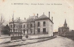 REYRIEUX  -  Groupe Scolaire Cour De Récréation - Otros Municipios