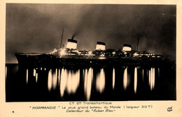 Carte Photo * Le Paquebot NORMANDIE De La Cie Générale Transatlantique CGT * Bateau Construit à St Nazaire - Steamers