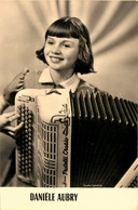 Danièle AUBRY * Musique Musicien Musicienne Accordéoniste * Instrument Accordéon FRATELLI  CROSIO - Musique Et Musiciens