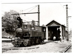 Train Chemin De Fer BVA 631 1 020+020 T104 Devant Le Depot D'uzerche - Uzerche