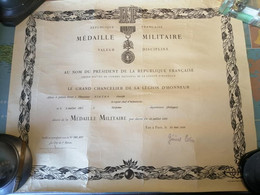 Diplome De Médaille Militaire Attribué à Un Ancien D'INDOCHINE - Documentos