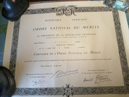Diplome De L'ordre National Du Mérite  Attribué à Un Ancien D'INDOCHINE - Documentos