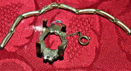 Morceau Bracelet De Poigné Pour Montre à Gousset Petit Model  De Femme - Orologi Da Polso