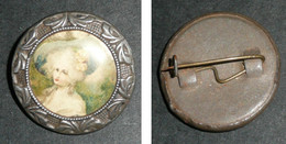 Rare Ancienne Broche Porte-photo En Métal Avec Miniature Imprimée - Broches