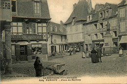 Pontivy * La Place Du Martray * Pharmacie Centrale * Marchande - Pontivy