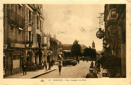 Vannes * La Rue Joseph Le Brix * Hôtel Du Commerce - Vannes