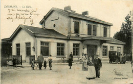 Dormans * Le Parvis De La Gare Du Village * Automobile Voiture Ancienne - Dormans