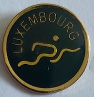 Luxembourg Swimming Federation Association Union PIN A8/10 - Schwimmen