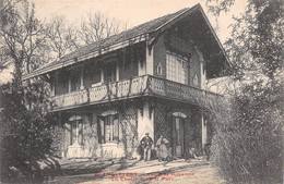 BLANQUEFORT (Gironde) - Ecole De Guyenne - Un Chalet Dans Le Parc - Blanquefort