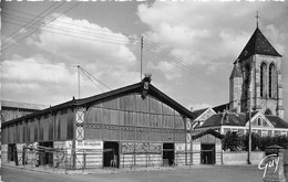 91-CORBEIL-ESSONNES-LA HALLES RUE DES REMPARTS ET A DROITE L'EGLISE SAINT-SPIRE - Corbeil Essonnes