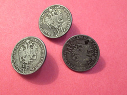 3 Boutons Anciens /Bouton Plat Métallique/  Avec Emblème Aigle à Deux Têtes / Origine ? / époque à Déterminer    BOUT129 - Bottoni