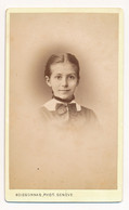 Photographie XIXe CDV Portrait D'une Jeune Fille Photographe Boissonnas Genève Suisse - Antiche (ante 1900)