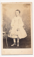 Photographie XIXe CDV Portrait D'une Jeune Fille Fillette Photographe Victoire Lyon - Old (before 1900)