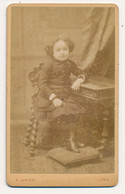 Photographie XIXe CDV Portrait D'une Jeune Fille Fillette Photographe Lumière Lyon - Alte (vor 1900)