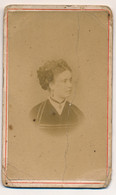 Photographie XIXe CDV Portrait De Antonia Pitarch Fille D'Antonio Pitarch Musicien Réfugié Politique Au Puy En Velay - Anciennes (Av. 1900)