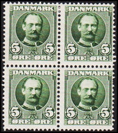 1907. King Frederik VIII. 5 Øre Green. In Block Of 4 With 3 Stamps Hinged And One Stamp Never ... (Michel 53) - JF521454 - Neufs