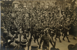 Bruxelles // Carte Photo // Rentree Triomphale Troupes No. 2. (Place Le Brouckere) 22 NOV 1918 - Autres & Non Classés