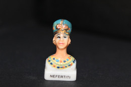 Fève De La Série ÉGYPTE ( Banette ) - Néfertiti - Prime 2005 (Réf. 029) - Histoire