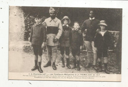 Cp , MILITARIA , Les TIRAILLEURS MALGACHES à LaTREMBLADE En 1917, Avec Les Petits TREMBLADAIS...,vierge - Personaggi