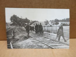 GUERRE 1939-45 Libération Carte Photo Convoi De Prisonniers Allemands Voie De Chemin De Fer - Guerre 1939-45