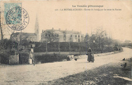 CPA 85 Vendée > La Mothe Achard Entrée Du Bourg Par Le Route De Nantes - La Mothe Achard