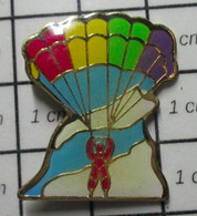 3017 Pin's Pins / Beau Et Rare / THEME : SPORTS / PARACHUTISME PARACHUTE MULTICOLORE - Parachutting