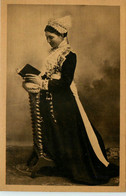 Clisson * Femme Mariée Du Pays En Coiffe Et Costume - Clisson