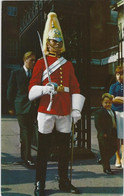 London.   -    Un Cavelier De La Garde En Service,  Whitehall - Whitehall