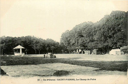 Ile D'oléron * St Pierre * Vue Sur Le Champ De Foire * Kiosque à Musique * Roulotte - Saint-Pierre-d'Oleron