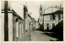 Ile De Ré * La Couarde * La Grande Rue Du Village * Boulangerie Pâtisserie - Ile De Ré