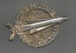 Insigne, ECOLE MILITAIRE, ARMES SPECIALES, Drago Paris , G 1944., 2 Scans,  Frais Fr.1.95 E - Other & Unclassified
