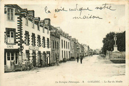 Gouarec * La Rue Du Moulin * Café AU LION D'OR - Gouarec
