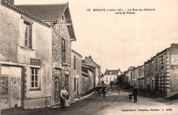 Bouaye * MONNEREAU Tonnelier , La Rue Du Pellerin Vers La Place - Bouaye