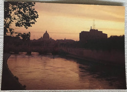 Itl Rome Pont Et Chateau Saint Ange De Nuit  Sur Le Tibre  134 Le Dome - Bridges