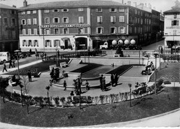 Macon * La Place De La Barre * Grand Hôtel Des Champs élysées - Macon