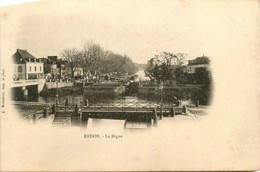 Redon * Vue Sur La Digue * écluse Pont - Redon