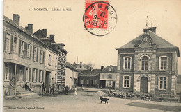 80 - SOMME - HORNOY - Hôtel De Ville - Superbe Animation Hôtel Du Lion D'Or NAULLENT Et PRAULT- 10557 - Hornoy Le Bourg