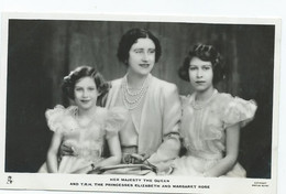Postcard Rp Royal Family Royalty Her Magesty The Queen And T.r.h Princessed Elizabeth And Margaret Rose Tuck's Unused - Case Reali