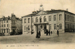 Auch * La Place Et L'hôtel De Ville * La Mairie - Auch