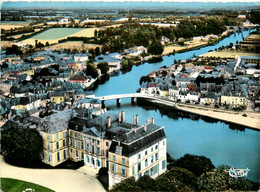 Sablé Sur Sarthe * Vue Aérienne Sur Le Château Et Le Pont - Sable Sur Sarthe