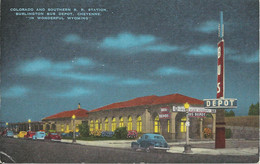 Alte Postkarte Colorado & Southern RR Station - Burlington Bus Depot (Cheyenne,WY) - American Roadside