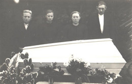 Mourners With Closed Casket, Pre 1940 - Funeral