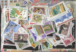 Ruanda Briefmarken-200 Verschiedene Marken - Verzamelingen