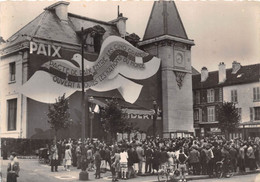 94-CHAMPIGNY-SUR-MARNE- 15 JUILLET 1951 RASSEMBLEMENT POUR LA PAIX , FACADE  MAIRIE DE CHAMPIGNY - Champigny Sur Marne