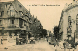 Deauville * La Rue Gontaut Biron * Automobile Voiture Ancienne - Deauville