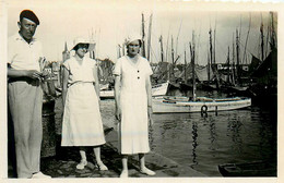 Les Sables D'olonne * Le Port , Les Bateaux De Pêche * Photo Ancienne - Sables D'Olonne