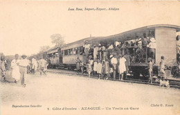 COTE D'IVOIRE - AZAGUIE - UN TRAIN EN GARE - Côte-d'Ivoire